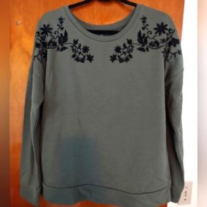 Woman's long sleeve sweatshirt St Johns Bay L